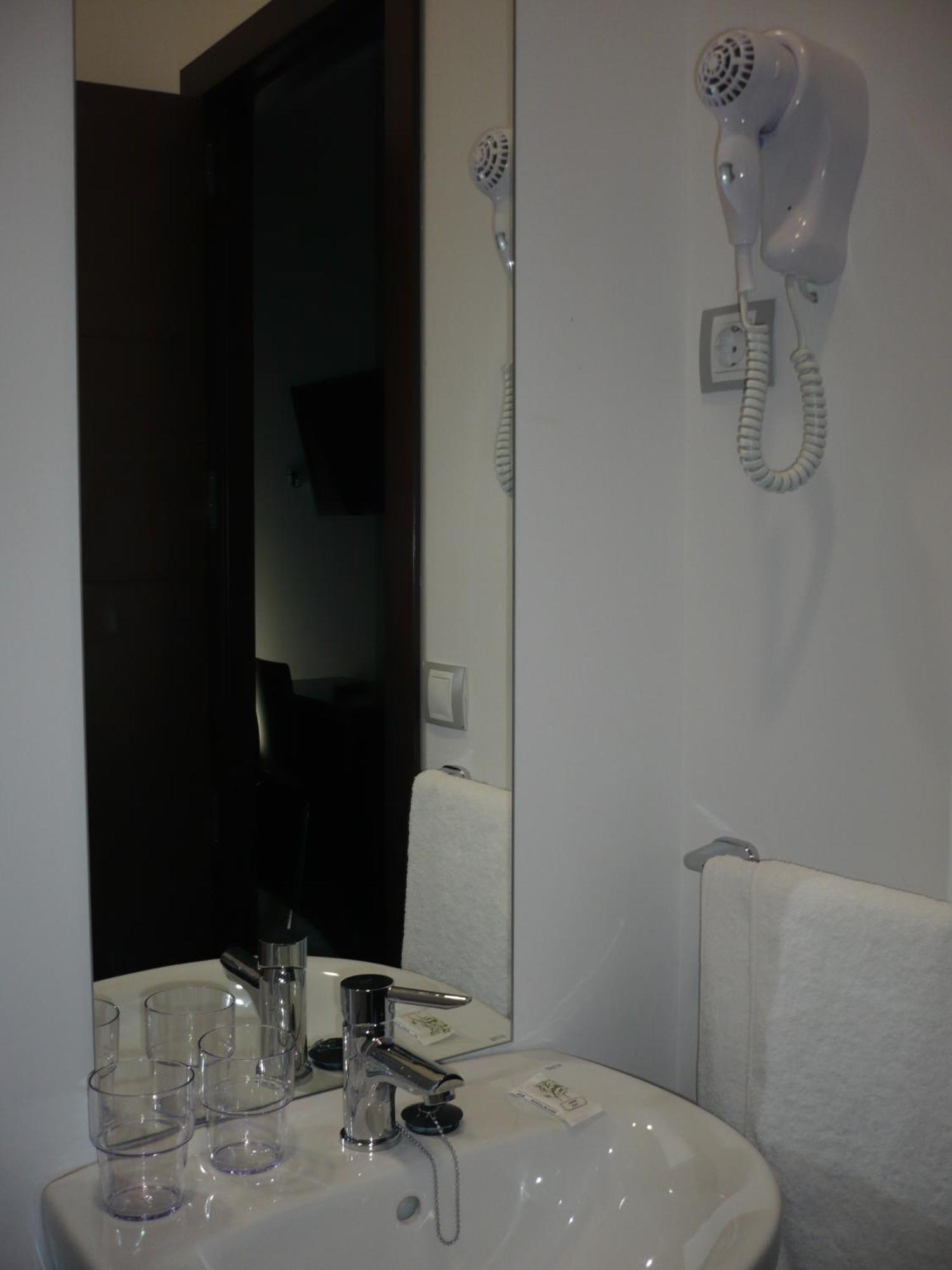 Hostal Cibeles Мадрид Екстер'єр фото